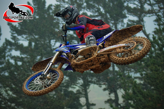 Oparau’s James Scott (Yamaha), on his way to winning the MX2 class at Pukekohe on Saturday. Photo by Andy McGechan, BikesportNZ.com